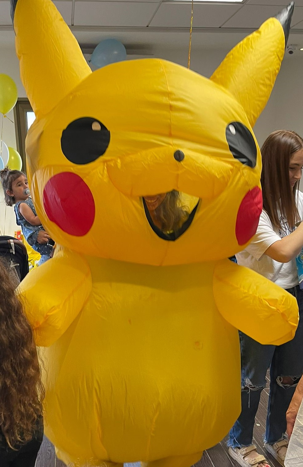 בובה מתנפחת פיקאצו השכרת בובת פיקאצ'ו